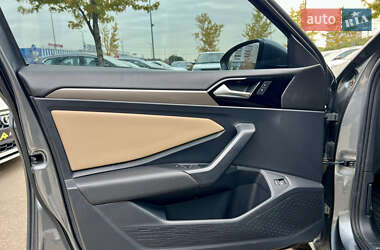 Седан Volkswagen Jetta 2018 в 