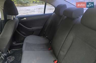 Седан Volkswagen Jetta 2011 в 
