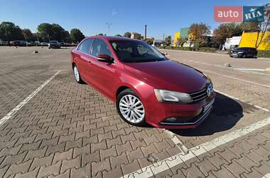 Седан Volkswagen Jetta 2016 в 