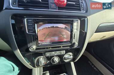 Седан Volkswagen Jetta 2016 в 