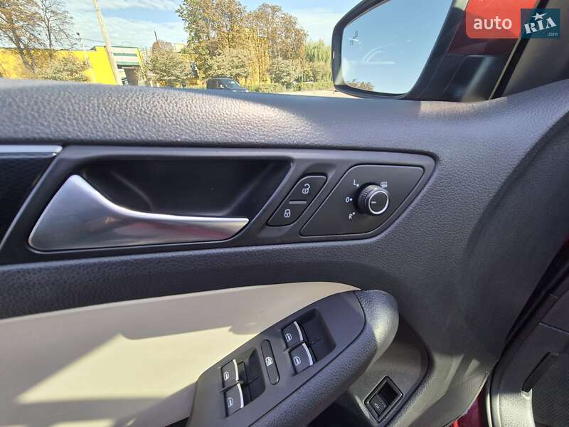 Седан Volkswagen Jetta 2016 в Житомирі фото 42 Седан Volkswagen Jetta 2016 в Житомирі