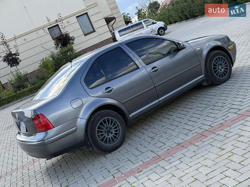 Седан Volkswagen Jetta 2003 в Золочеве
