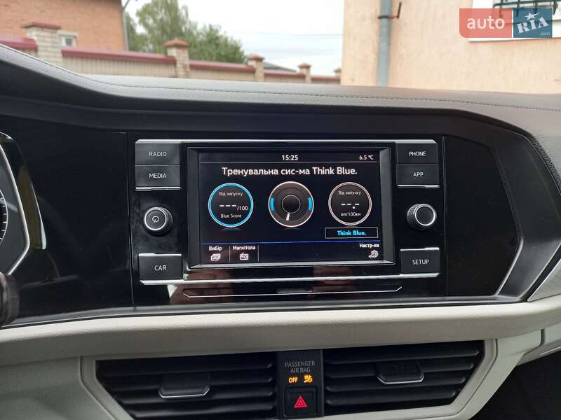 Седан Volkswagen Jetta 2018 в Львові фото 29 Седан Volkswagen Jetta 2018 в Львові