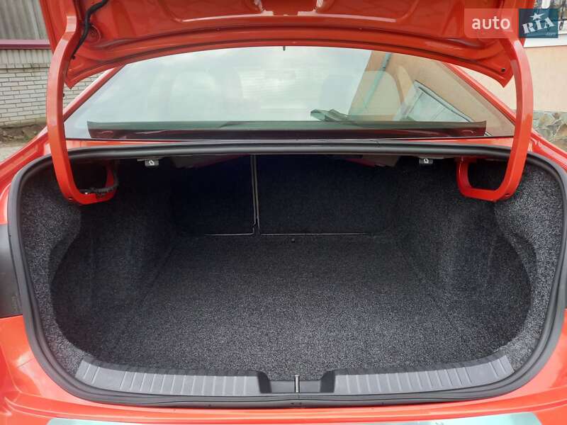 Седан Volkswagen Jetta 2018 в Львові фото 44 Седан Volkswagen Jetta 2018 в Львові