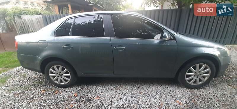 Седан Volkswagen Jetta 2006 в Киеве