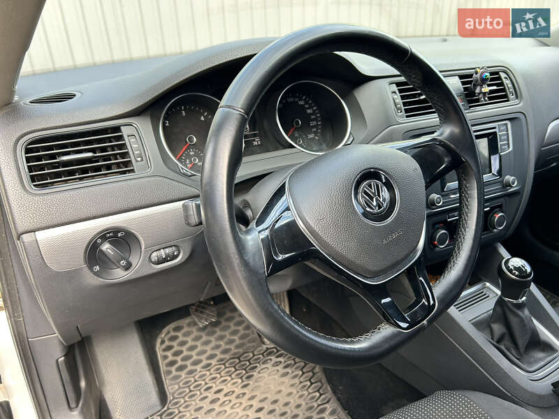 Седан Volkswagen Jetta 2016 в Кривому Розі фото 30 Седан Volkswagen Jetta 2016 в Кривому Розі