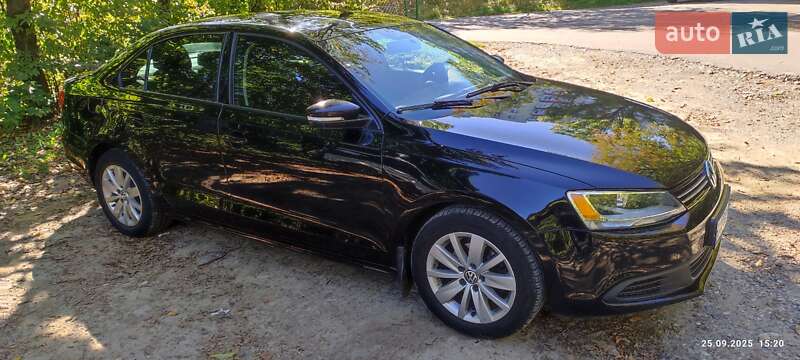 Седан Volkswagen Jetta 2014 в Хмельницькому