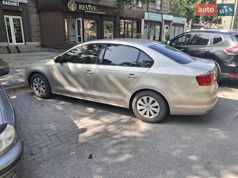 Седан Volkswagen Jetta 2013 в Запоріжжі