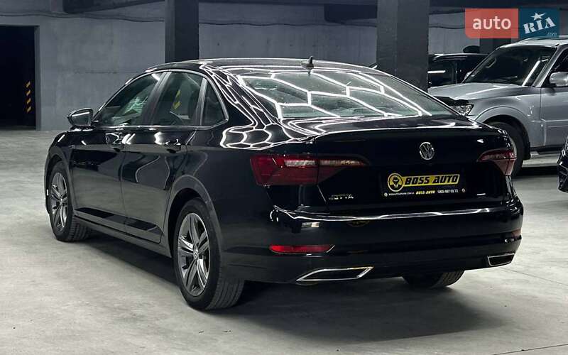 Седан Volkswagen Jetta 2020 в Черновцах