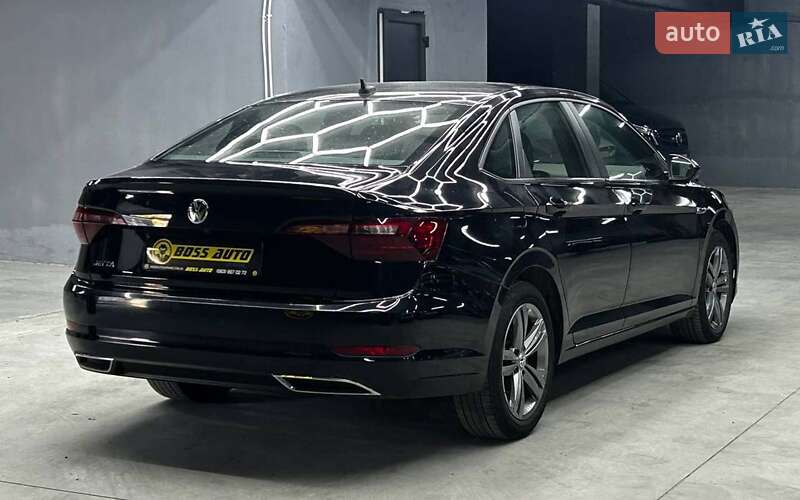 Седан Volkswagen Jetta 2020 в Черновцах