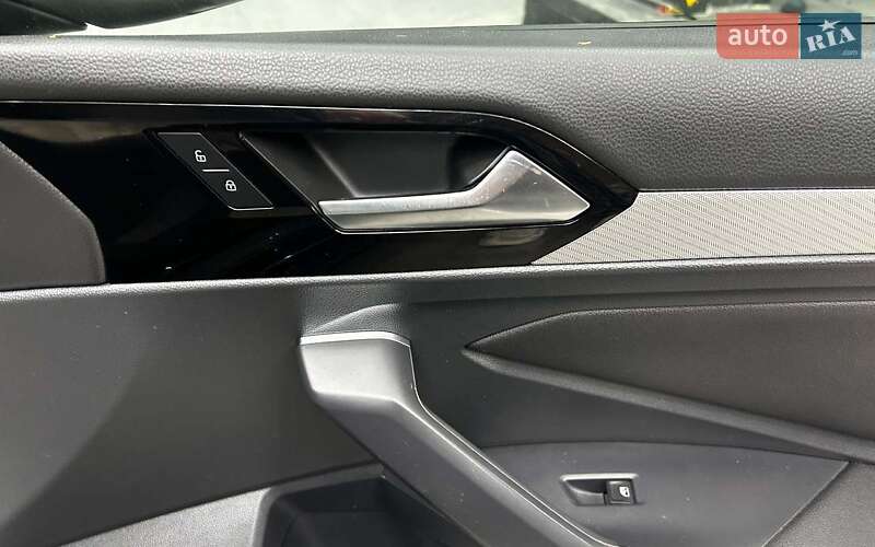 Седан Volkswagen Jetta 2020 в Черновцах