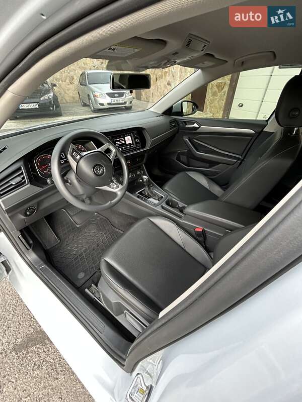 Седан Volkswagen Jetta 2018 в Києві