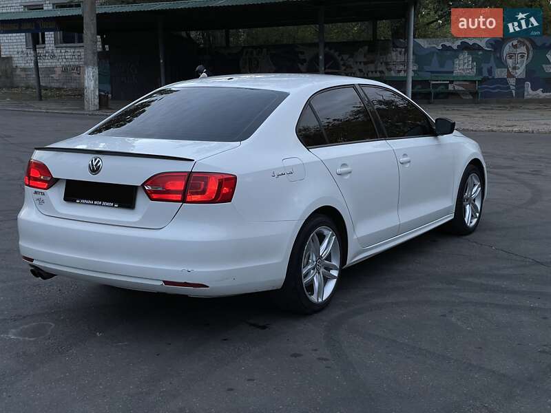 Седан Volkswagen Jetta 2011 в Миколаєві
