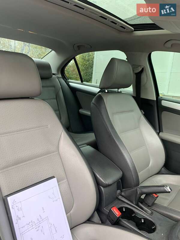 Седан Volkswagen Jetta 2013 в Виннице