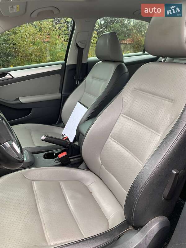 Седан Volkswagen Jetta 2013 в Виннице