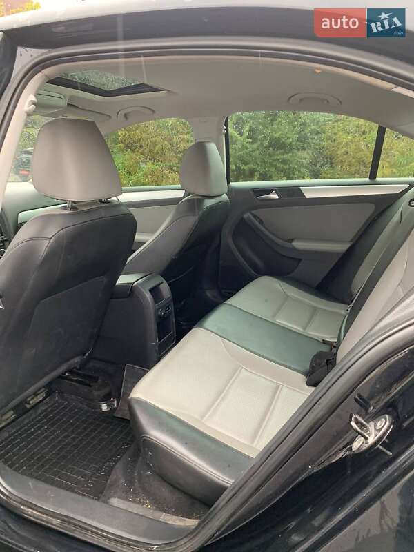 Седан Volkswagen Jetta 2013 в Виннице