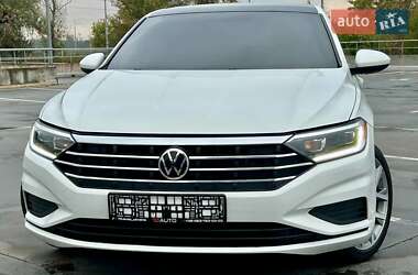 Седан Volkswagen Jetta 2019 в 