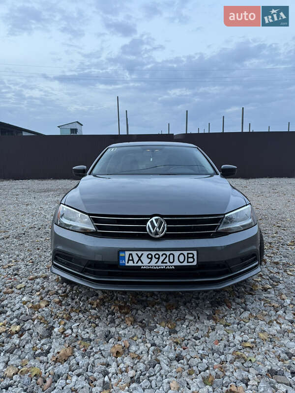 Седан Volkswagen Jetta 2016 в Печенегах