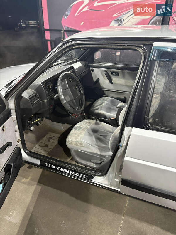 Седан Volkswagen Jetta 1988 в Рава-Руській