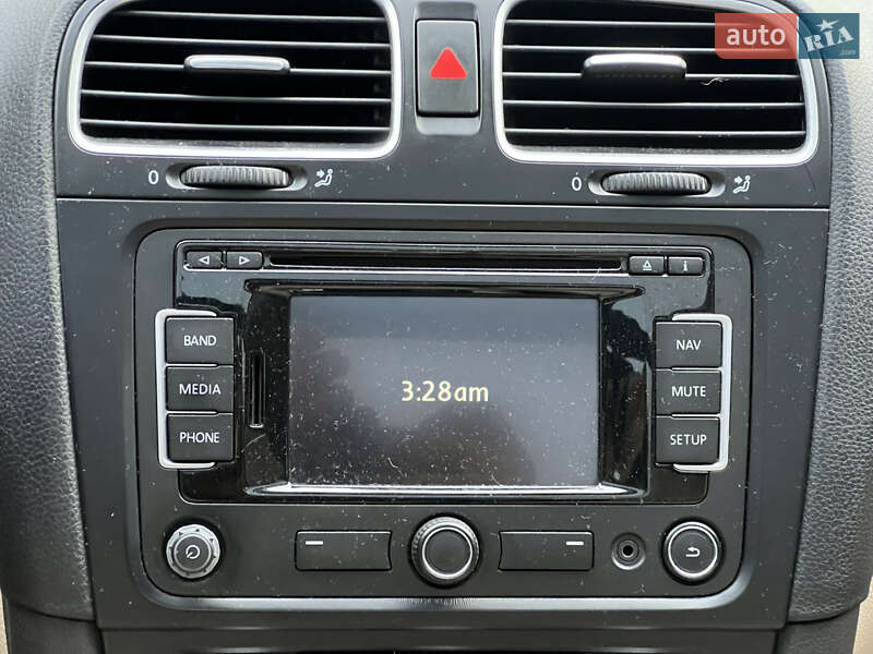 Универсал Volkswagen Jetta 2010 в Киеве фото 40 Универсал Volkswagen Jetta 2010 в Киеве