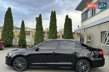 Седан Volkswagen Jetta 2013 в 