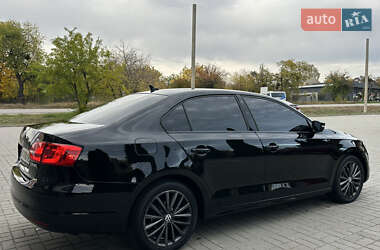 Седан Volkswagen Jetta 2013 в 