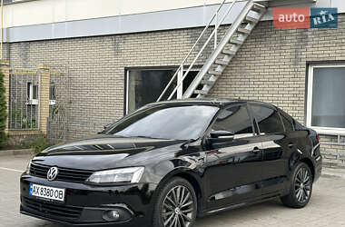 Седан Volkswagen Jetta 2013 в 