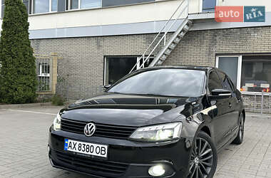 Седан Volkswagen Jetta 2013 в 