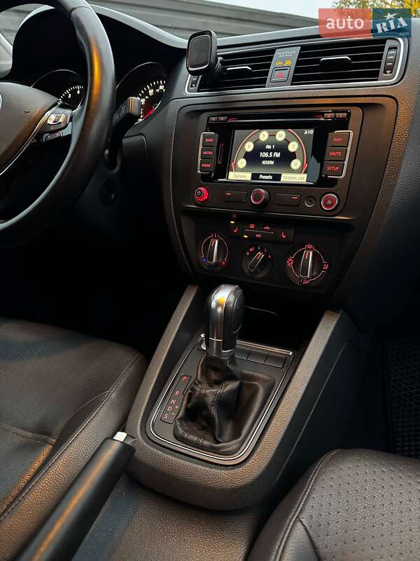 Седан Volkswagen Jetta 2015 в Киеве