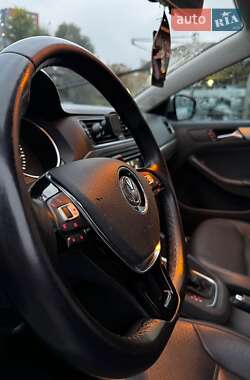 Седан Volkswagen Jetta 2015 в 