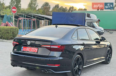 Седан Volkswagen Jetta 2020 в 