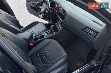 Седан Volkswagen Jetta 2020 в 