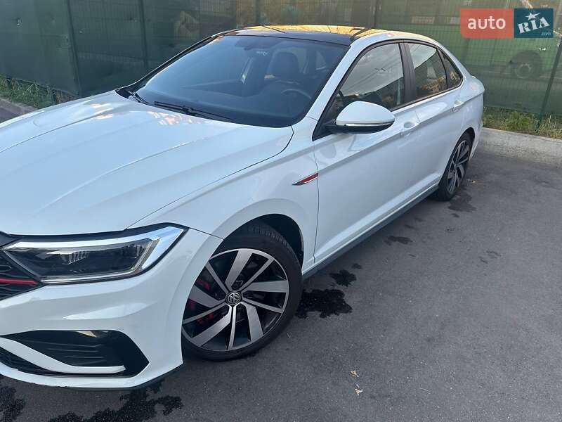Седан Volkswagen Jetta 2019 в Києві