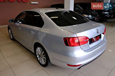 Седан Volkswagen Jetta 2013 в 