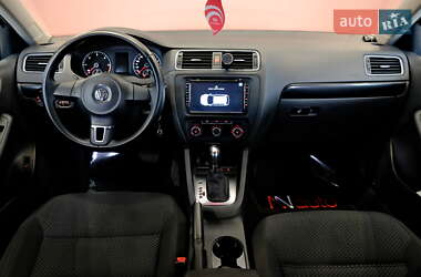Седан Volkswagen Jetta 2013 в 