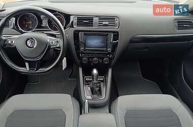 Седан Volkswagen Jetta 2016 в 