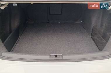 Седан Volkswagen Jetta 2016 в 