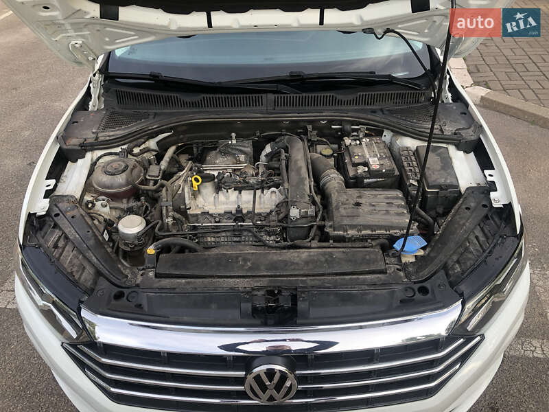 Седан Volkswagen Jetta 2019 в Запоріжжі