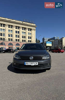 Седан Volkswagen Jetta 2016 в Харькове
