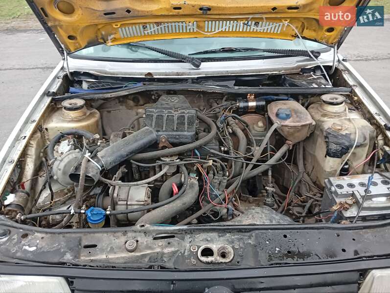 Седан Volkswagen Jetta 1987 в Жашківу