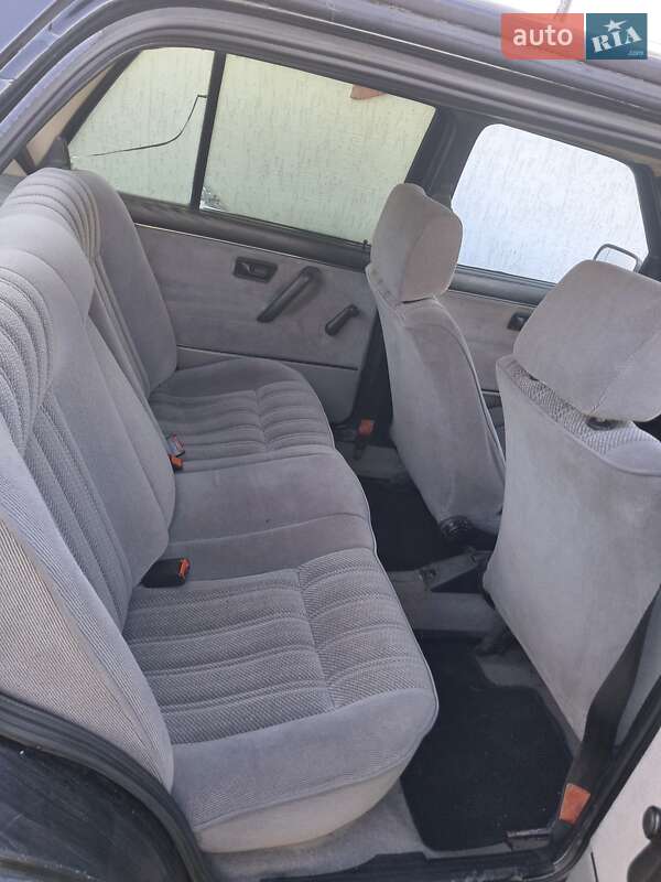 Седан Volkswagen Jetta 1987 в Івано-Франківську