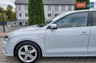 Седан Volkswagen Jetta 2017 в 