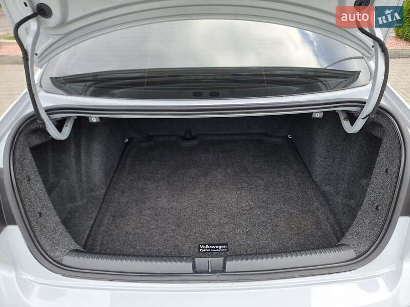 Седан Volkswagen Jetta 2017 в Виннице