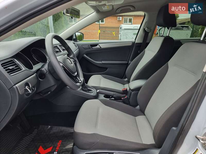 Седан Volkswagen Jetta 2017 в Виннице