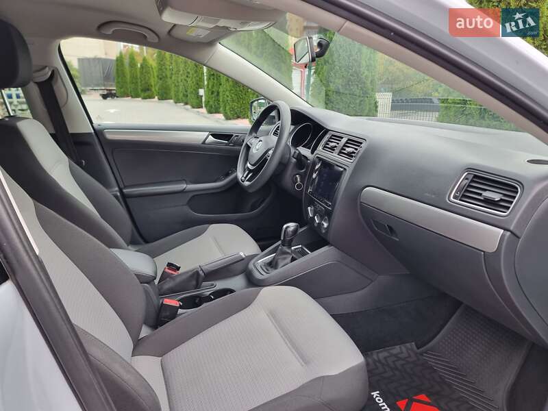 Седан Volkswagen Jetta 2017 в Виннице