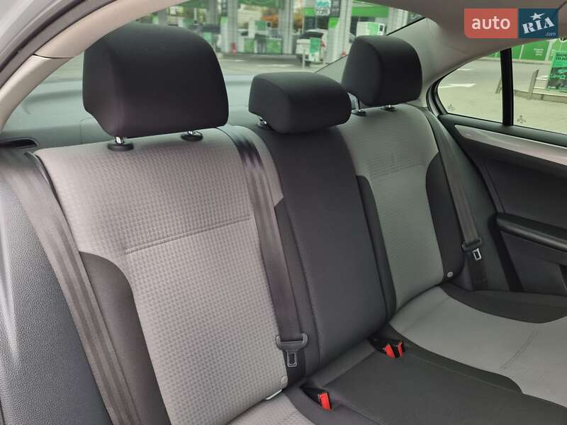 Седан Volkswagen Jetta 2017 в Виннице