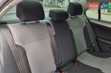 Седан Volkswagen Jetta 2017 в 