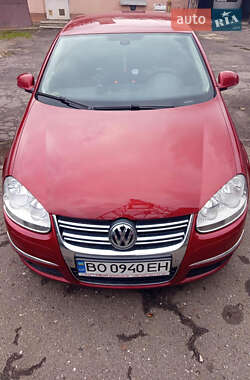 Седан Volkswagen Jetta 2010 в Тернополе