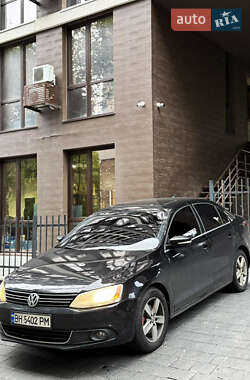 Седан Volkswagen Jetta 2011 в  фото 4 Седан Volkswagen Jetta 2011 в