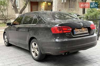 Седан Volkswagen Jetta 2011 в  фото 6 Седан Volkswagen Jetta 2011 в